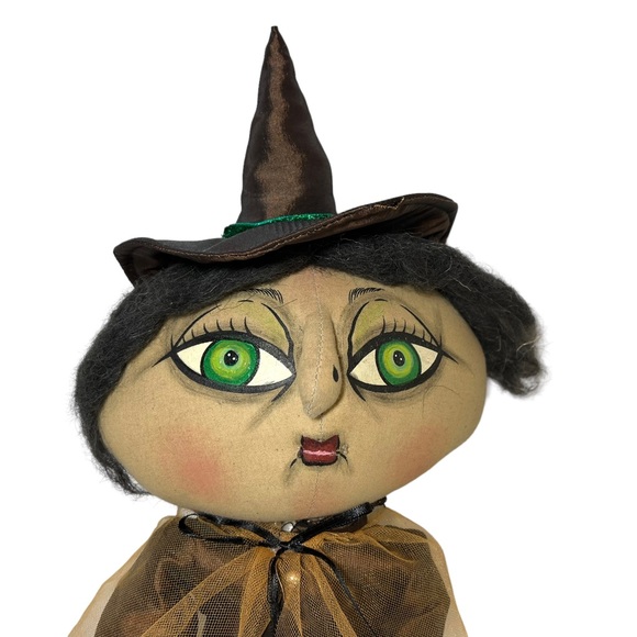 GATHERED TRADITIONS by Joe Spencer Matilda the Witch Halloween Folk Art Doll NWT - Picture 4 of 8